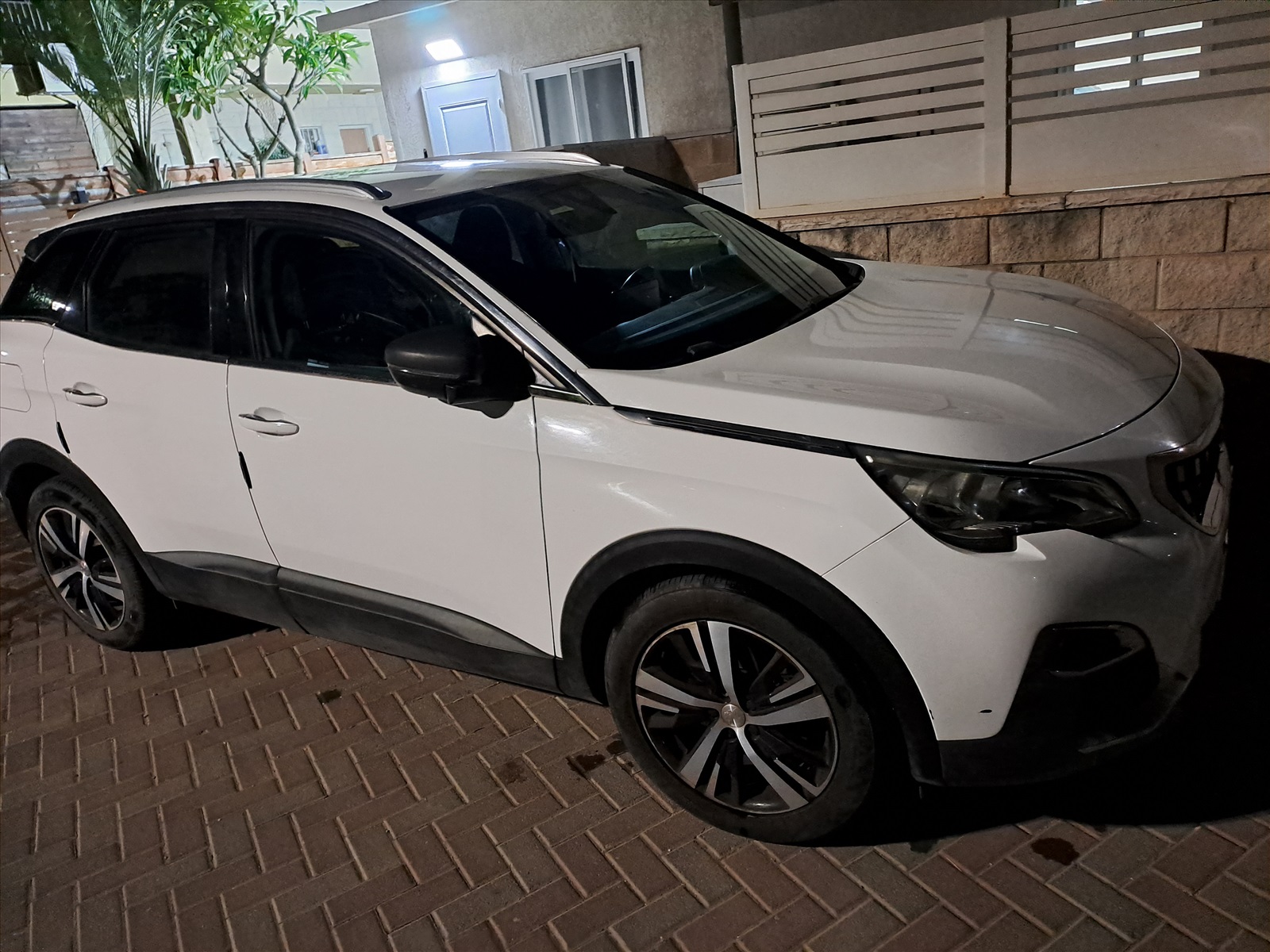 תמונה 4, פיגו
 3008 יד 2 2009 | 90000 קמ