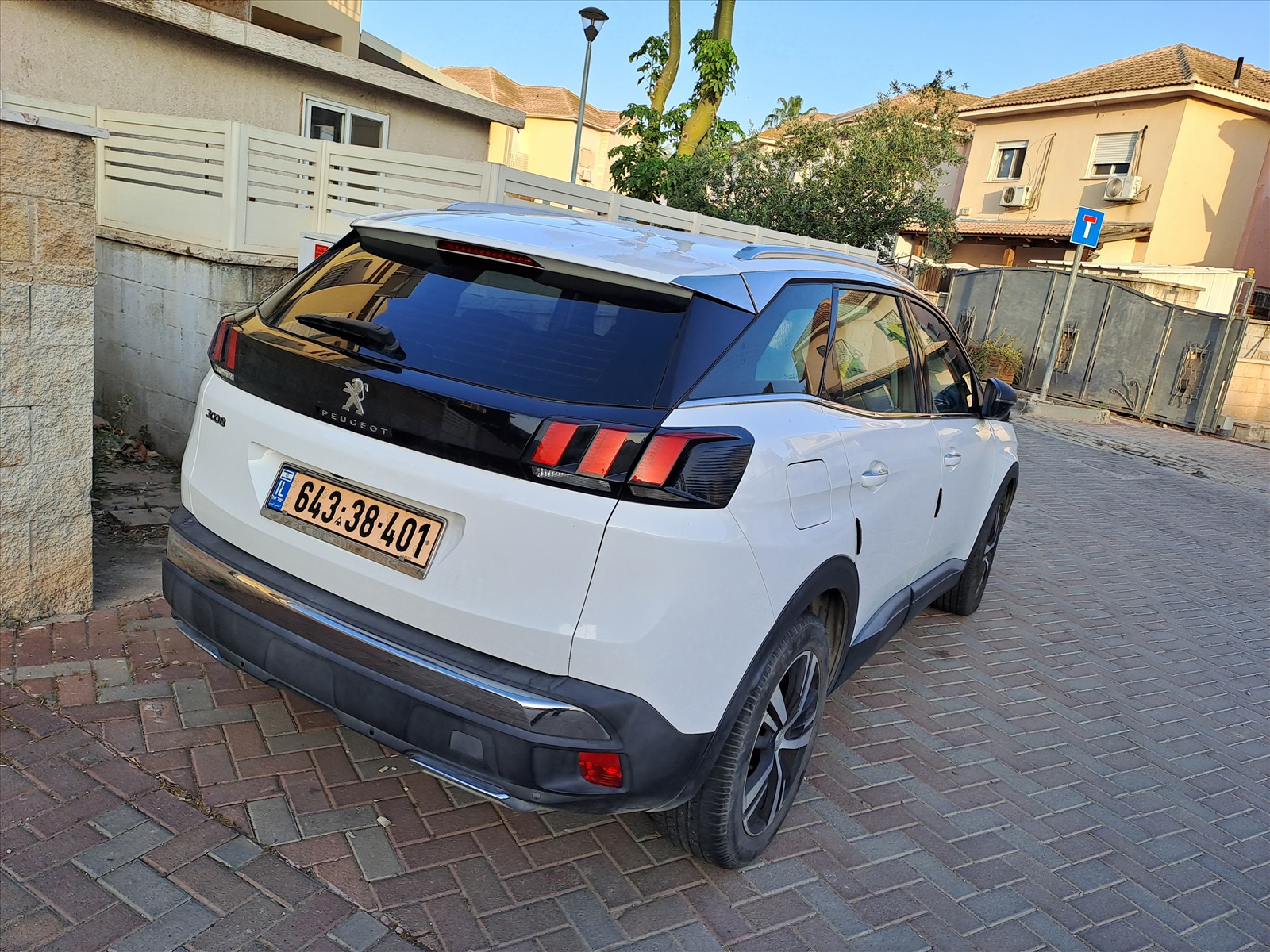 תמונה 3, פיגו
 3008 יד 2 2009 | 90000 קמ