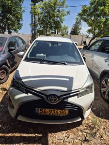 טויוטה יאריס הייבריד 2017 יד  2 