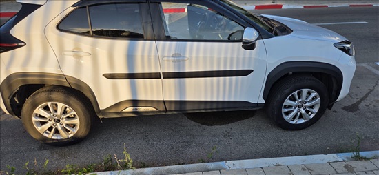 תמונה 4 ,טויוטה יאריס יד 1 2025 5000 ק"מ