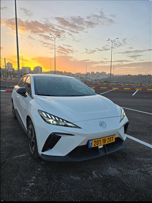 אם ג`י MG MG5 2023 יד  2 