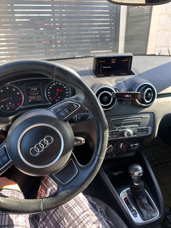 תמונה 4 ,אאודי A1 יד 3 2015 145000 ק"מ