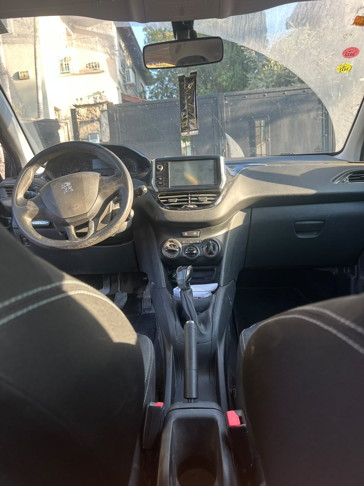 תמונה 3, פיגו 208 יד 2 2014 | 150,000 קמ