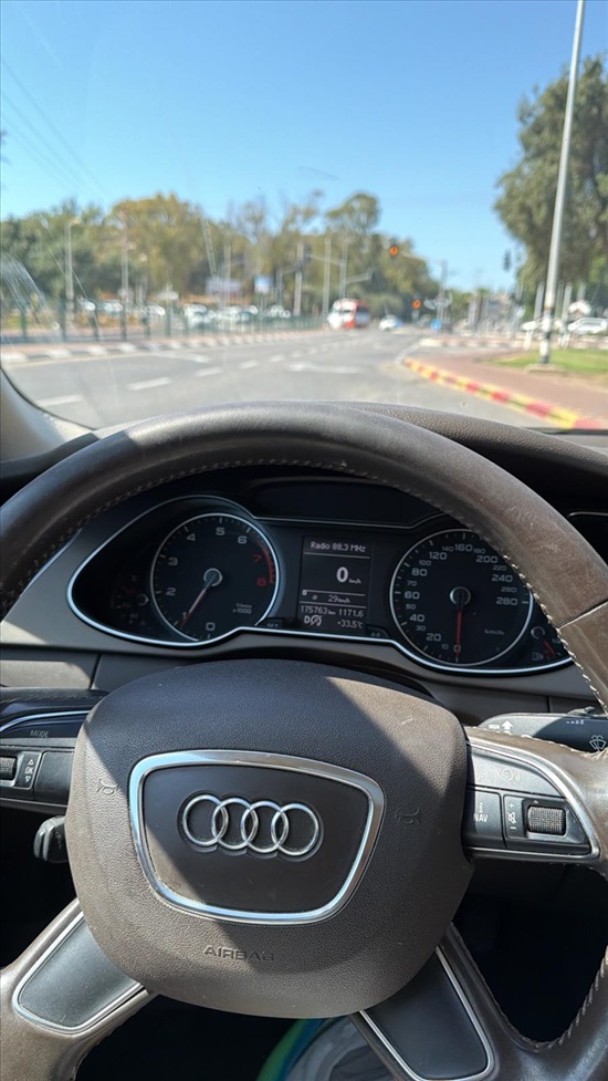 תמונה 5 ,אאודי A4 יד 6 2015 177000 ק"מ