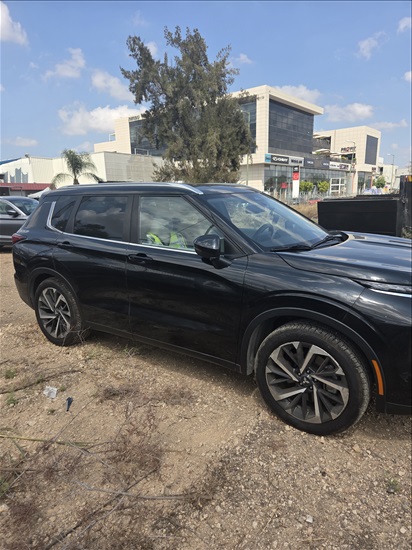 תמונה 6 ,מיצובישי אאוטלנדר יד 2 2023 25000 ק"מ