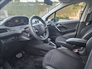 פיג'ו
 208 2015 יד 1 <br>      