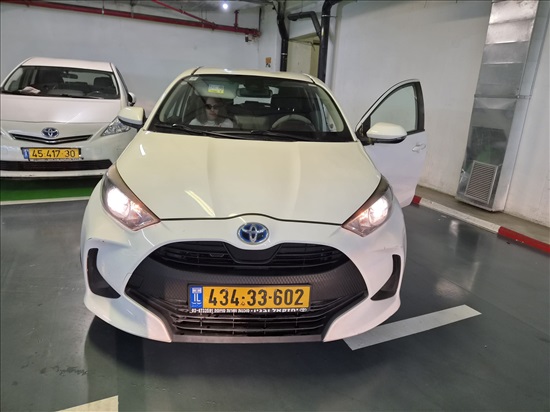 תמונה 2 ,טויוטה יאריס יד 2 2021 140000 ק"מ