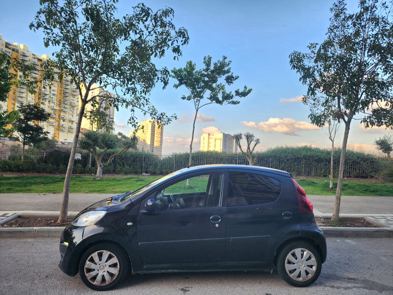 תמונה 2, פיגו 107 יד 2 2014 | 160,000 קמ