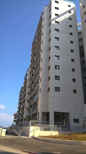 דירה להשכרה 5 חדרים בתל אביב יפו רחוב איזק שטרן 15  