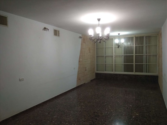 דירה להשכרה 3.5 חדרים בחדרה ליובין מרכז העיר 