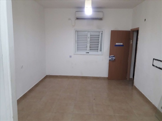 דירה להשכרה 2.5 חדרים בנתניה דיזינגוף מרכז העיר 