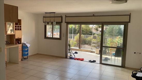 דירת גן להשכרה 5.5 חדרים בחיפה נורית 23ב ורדיה 