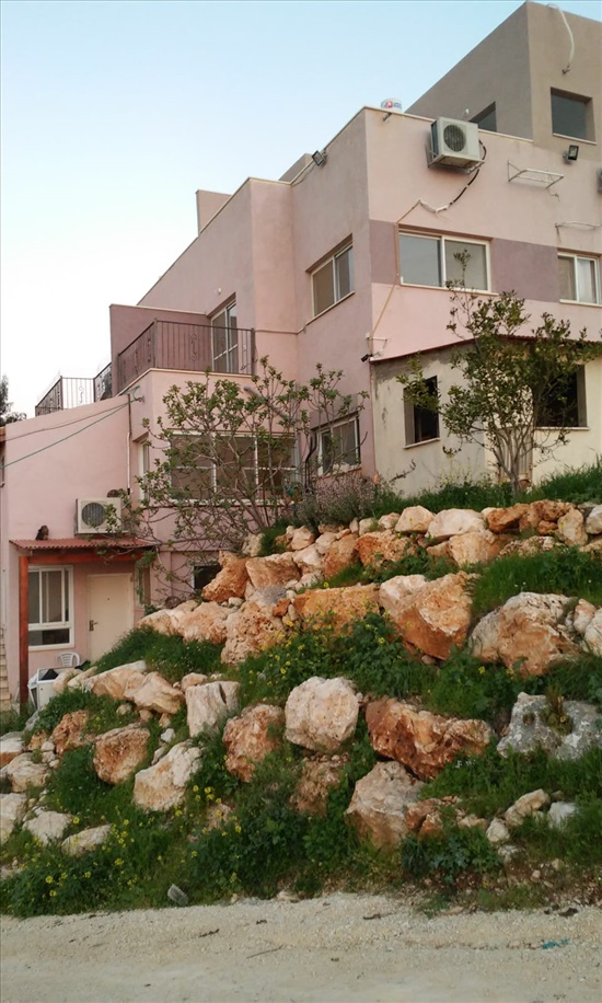 דירה להשכרה 2.5 חדרים באריאל דרך עפרון  רובע ב 