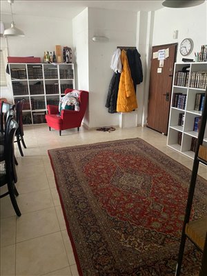 דירה להשכרה 4 חדרים בכיכר המדינה משה שרת  