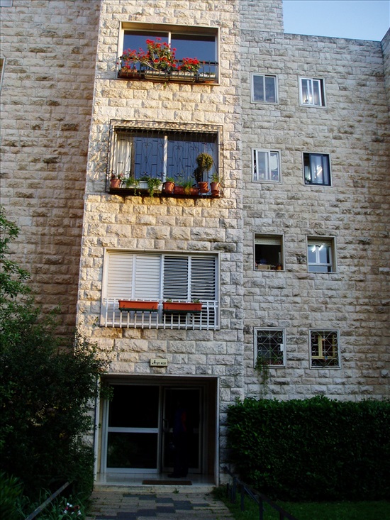 דירה להשכרה 4 חדרים בירושלים מבוא דקר הגבעה הצרפתית 