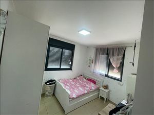 דירה להשכרה 5 חדרים באריאל הערבה 