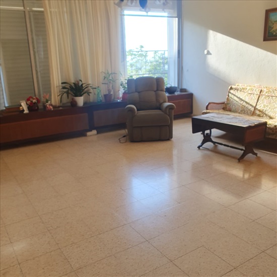 תמונה 1 ,דירה 4 חדרים להשכרה בחיפה שדרות מאפו אחוזה