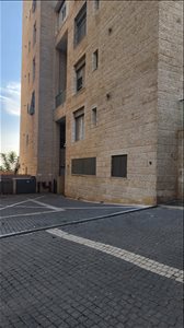 דירת גן להשכרה 2 חדרים בירושלים  עולי הגרדום ארמון הנציב 