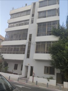 דירה להשכרה 4 חדרים בתל אביב יפו המכבי לב העיר 