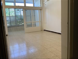 דירה להשכרה 2.5 חדרים בחולון הרב יצחק הלוי 