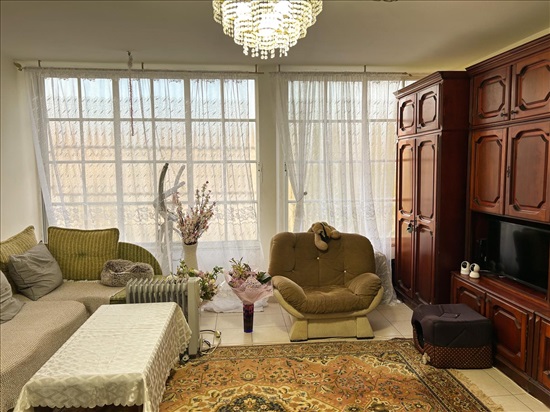 תמונה 1 ,דירה 3 חדרים להשכרה בחיפה שדרות ג'יימס דה רוטשילד קרית אליעזר