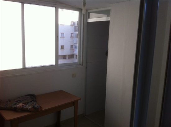 תמונה 3 ,דירת גג 1.5 חדרים להשכרה ברמת גן יד שלום תל יהודה