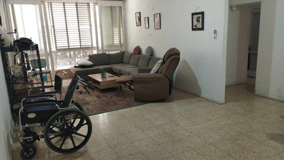 תמונה 1, דירה 4 חדרים להשכרה בכפר סבא, רוטשילד 36