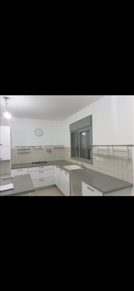 דירה להשכרה 5 חדרים בעפולה ארבע האמהות  רובע יזרעאל 