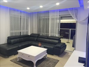 דירה להשכרה 5 חדרים באשקלון דרך היין ברנע ב' 