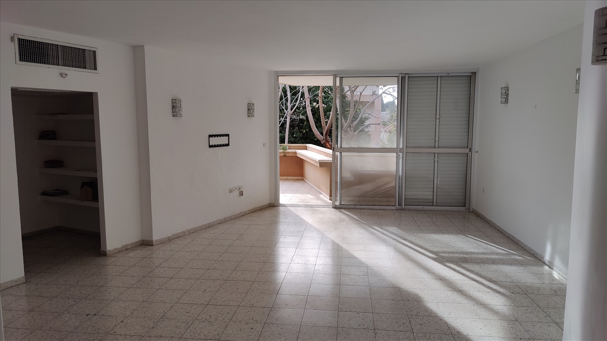 תמונה 1, דירה 5 חדרים להשכרה ברעננה, הלה, קרית גנים