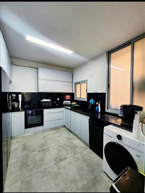 דירה להשכרה 4 חדרים בבת ים השיקמה 41  