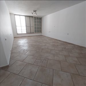 דירה להשכרה 3 חדרים בנתניה שדרות חיים וייצמן  