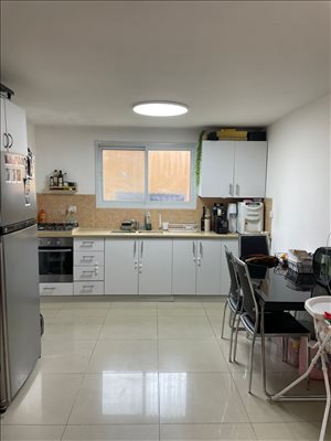 יחידת דיור להשכרה 3 חדרים באחיסמך הזית 