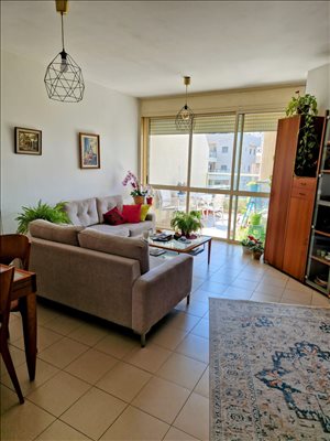 דירה להשכרה 4 חדרים בחולון גאולים ח 300 