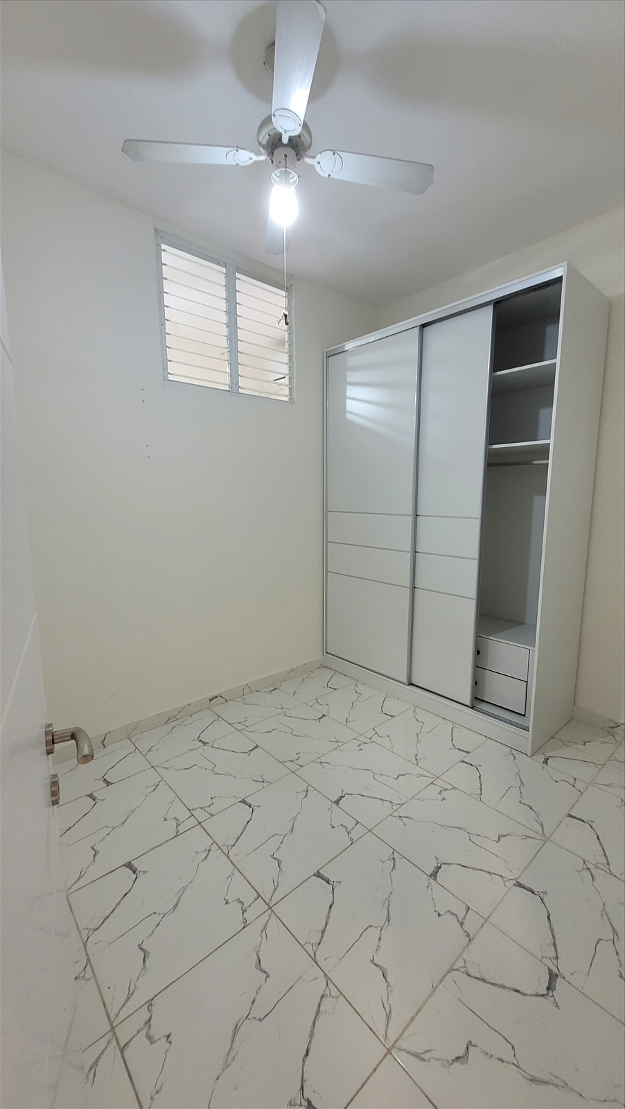 תמונה 4, דירה 3 חדרים להשכרה בהרצליה, ויצמן, מרכז העיר
