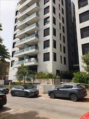 דירה להשכרה 4 חדרים בהרצליה עזרא הסופר מרכז העיר 