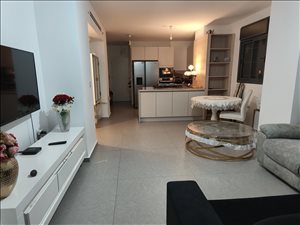 דירת גן להשכרה 3.5 חדרים בראשון לציון שרירא 