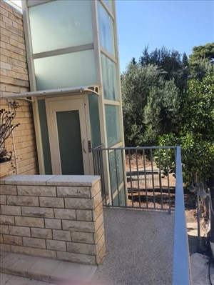 דו משפחתי להשכרה 6 חדרים בחיפה הולנד 