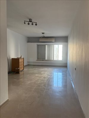 דירה להשכרה 5 חדרים ברעננה עקיבא  