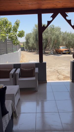 בית פרטי להשכרה 3 חדרים בלוזית תאנה 