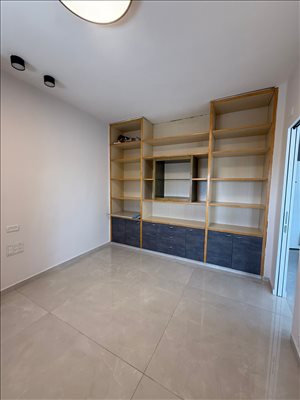 פנטהאוז להשכרה 6 חדרים בחולון מקווה ישראל 
