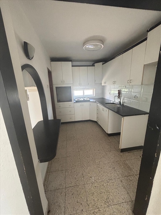 תמונה 2, דירה 3 חדרים להשכרה בחולון, אחי דקר, קרית שרת