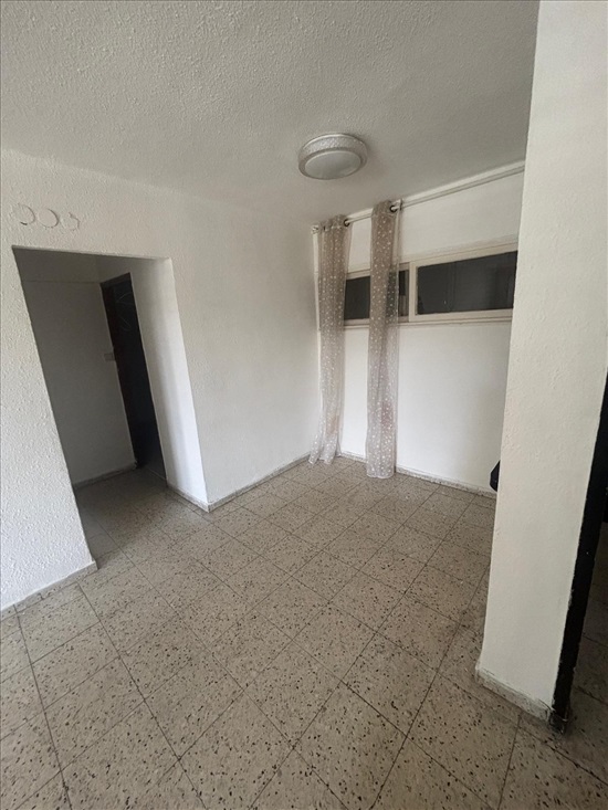תמונה 3, דירה 3 חדרים להשכרה בחולון, אחי דקר, קרית שרת