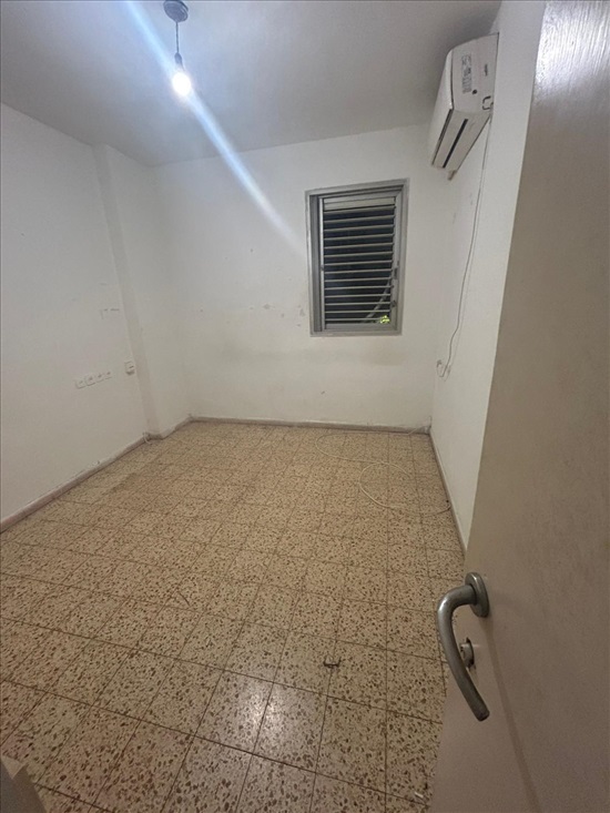 תמונה 7 ,דירה 4 חדרים להשכרה בחולון, ההסתדרות, קרית העבודה