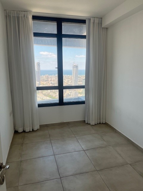 תמונה 4 ,דירה 4 חדרים להשכרה בתל אביב יפו, דרך מנחם בגין, 