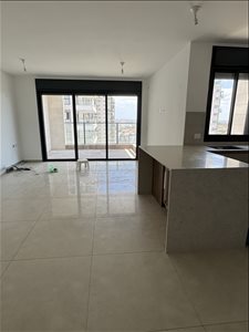 דירה להשכרה 5 חדרים בבת ים בן גוריון פרק הים 