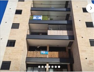 דירה להשכרה 3.5 חדרים בבת ים שדרות בר אילן 