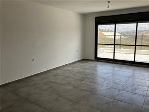 דירת גן להשכרה 6 חדרים בבית שמש אברהם שפירא משקפיים 