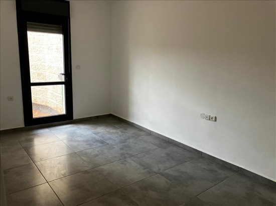 תמונה 3, דירת גן 6 חדרים להשכרה בבית שמש, אברהם שפירא, משקפיים