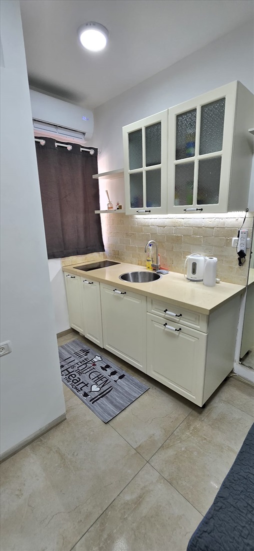 תמונה 4 ,יחידת דיור 1 חדרים להשכרה בחיפה, שרה, העיר תחתית